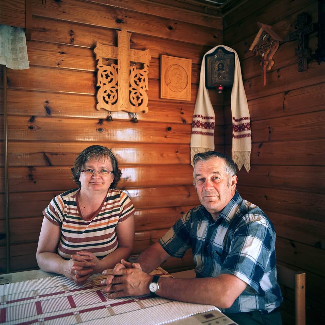 katja-nitsche-fotografie_ikonenschnitzer-mit-frau