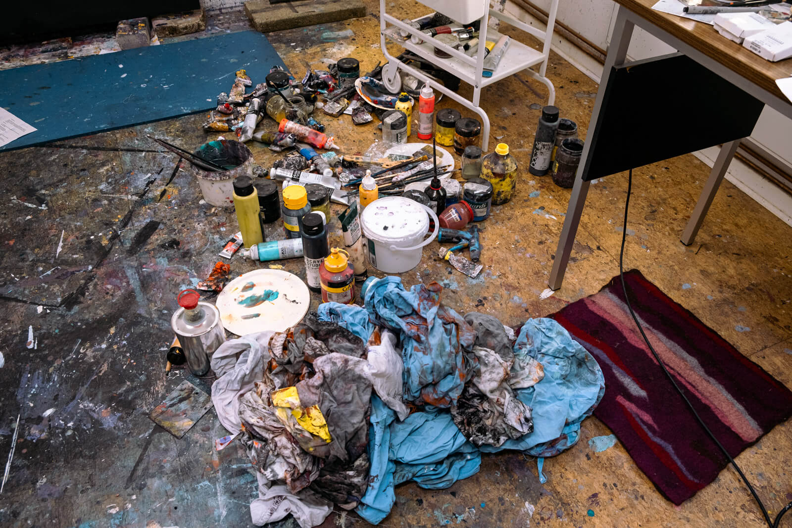 Atelierbesuch – Katja Nitsche fotografiert die freischaffende Künstlerin Maria Schoof in ihrem Atelier